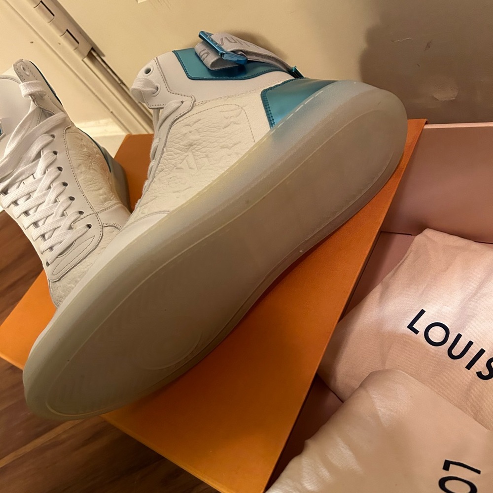 Men’s Louis Vuitton shoes size 8 worn once in good condition